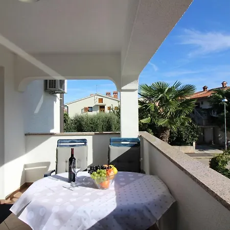 Dr. Igda Apartments Porec Exterior photo